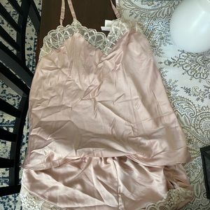 Flora Nikrooz PJ set - brand new never worn size medium